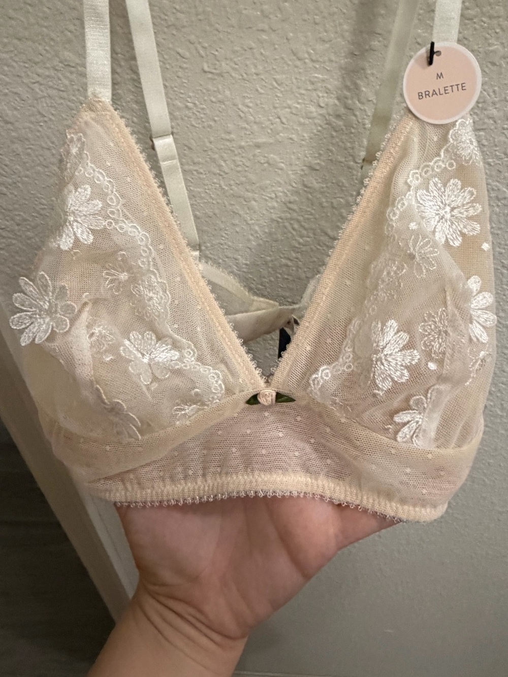 NWT Forever 21 Nude Floral Bra